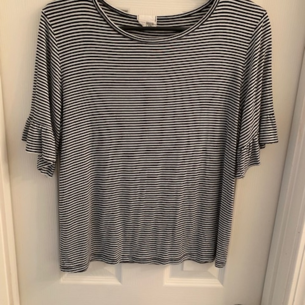 Striped T-shirt with ruffle short sleeves